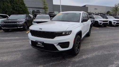 2025 Jeep Grand Cherokee Laredo