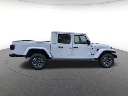 Bright White Clearcoat 2026 Jeep Gladiator Sport