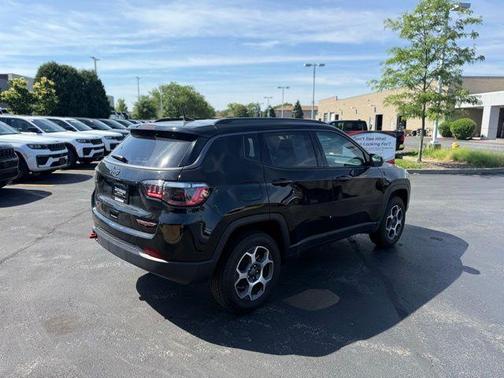 Diamond Black 2022 Jeep Compass Trailhawk