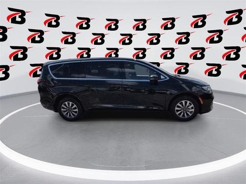 2025 Chrysler Pacifica Hybrid Select
