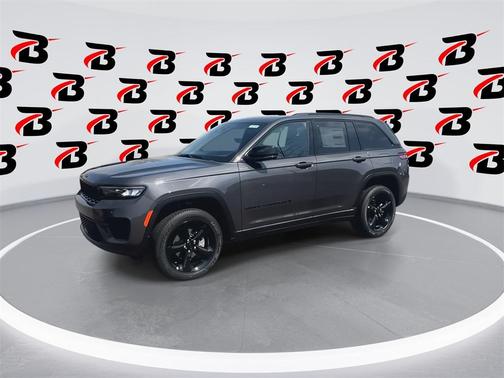 2025 Jeep Grand Cherokee Laredo