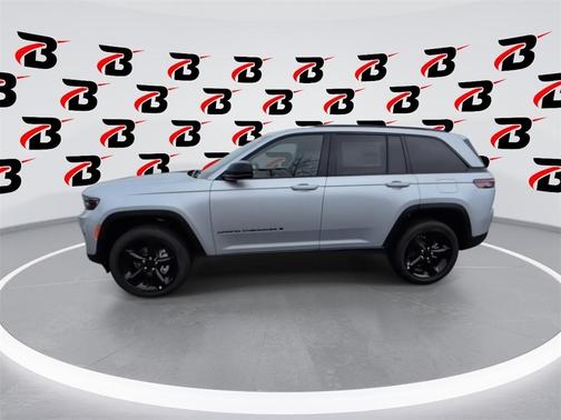 2025 Jeep Grand Cherokee Laredo