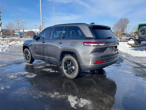 2024 Jeep Grand Cherokee Laredo