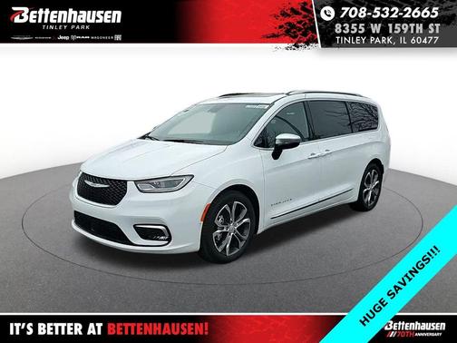 Bright White Clearcoat 2026 Chrysler Pacifica Pinnacle