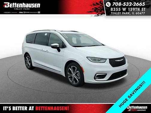 Bright White Clearcoat 2026 Chrysler Pacifica Pinnacle