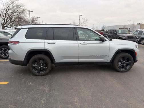 2025 Jeep Grand Cherokee L Laredo