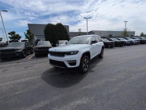 2025 Jeep Grand Cherokee 4xe Base
