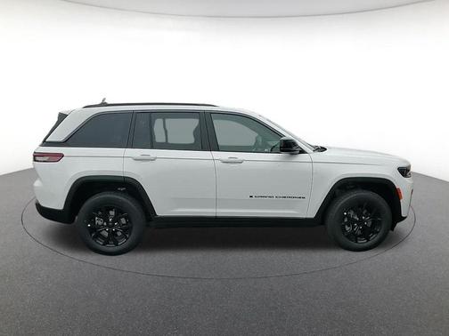 2026 Jeep Grand Cherokee Laredo