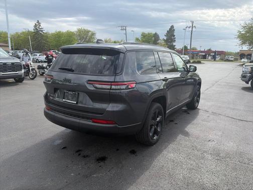 Metallic 2023 Jeep Grand Cherokee L Laredo