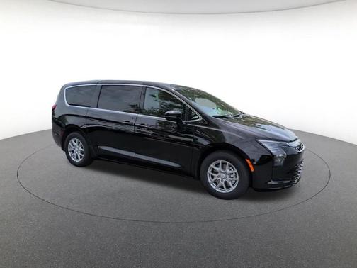 Diamond 2027 Chrysler Pacifica SELECT