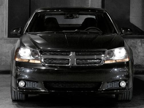 2011 Dodge Avenger Lux