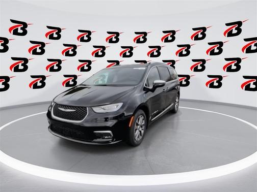 2025 Chrysler Pacifica Hybrid Pinnacle