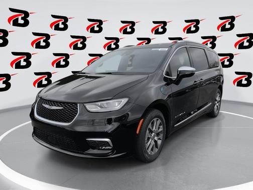 2025 Chrysler Pacifica Hybrid Pinnacle