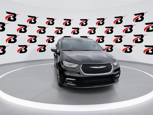 2025 Chrysler Pacifica Hybrid Pinnacle