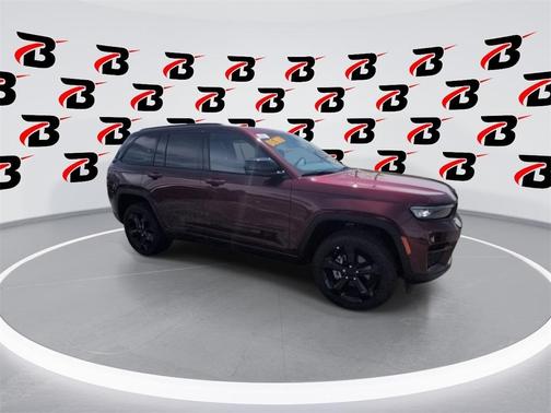 2025 Jeep Grand Cherokee Laredo