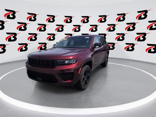 2025 Jeep Grand Cherokee Laredo