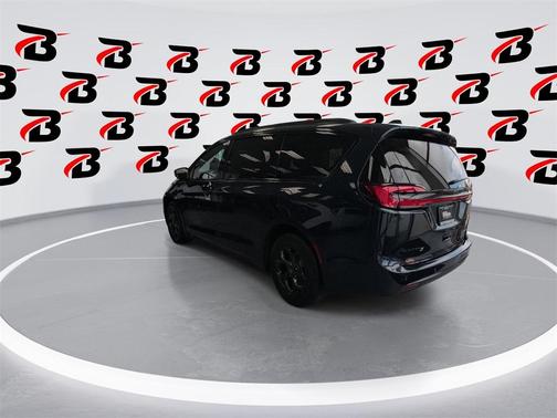 2025 Chrysler Pacifica Hybrid Select