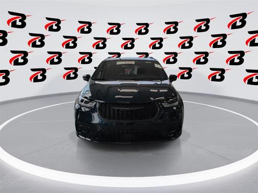 2025 Chrysler Pacifica Hybrid Select