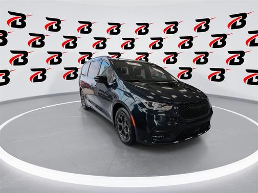 2025 Chrysler Pacifica Hybrid Select