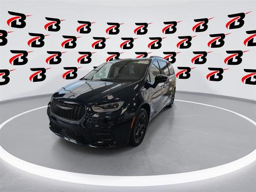 2025 Chrysler Pacifica Hybrid Select
