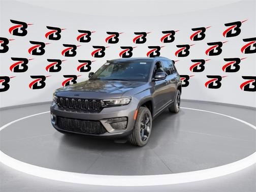 2025 Jeep Grand Cherokee Laredo
