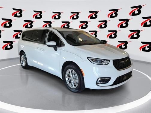 2023 Chrysler Pacifica Touring-L