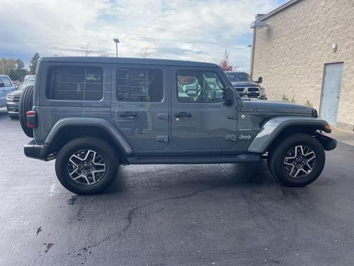 2024 Jeep Wrangler Sahara
