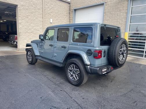 2024 Jeep Wrangler Sahara