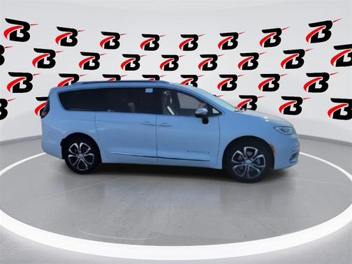 2026 Chrysler Pacifica Pinnacle