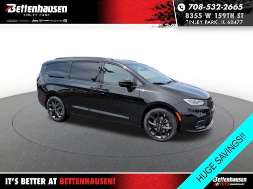 Diamond 2026 Chrysler Pacifica Limited