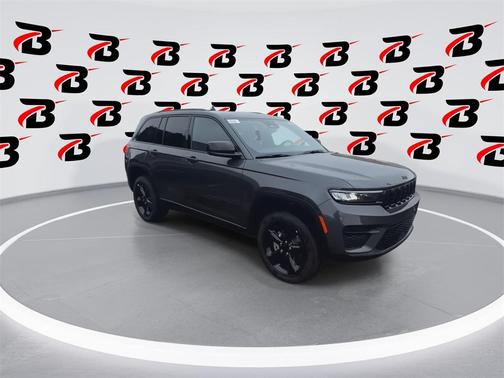 2025 Jeep Grand Cherokee Laredo