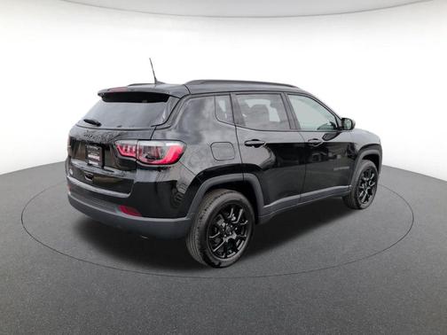 Diamond Black 2026 Jeep Compass Latitude