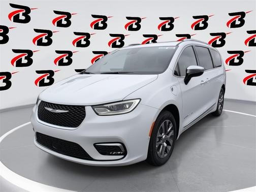 2025 Chrysler Pacifica Hybrid Pinnacle