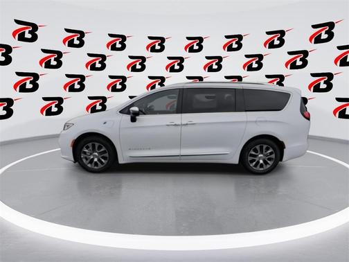 2025 Chrysler Pacifica Hybrid Pinnacle