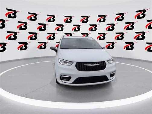 2025 Chrysler Pacifica Hybrid Pinnacle