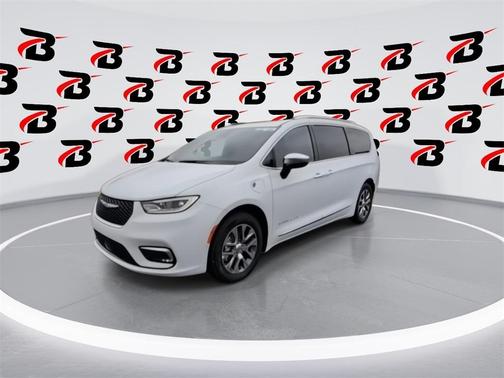 2025 Chrysler Pacifica Hybrid Pinnacle