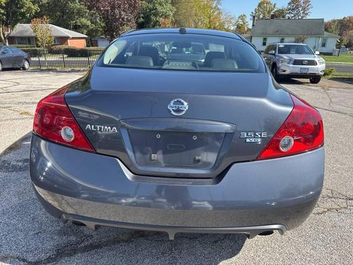 Gray 2008 Nissan Altima 3.5 SE