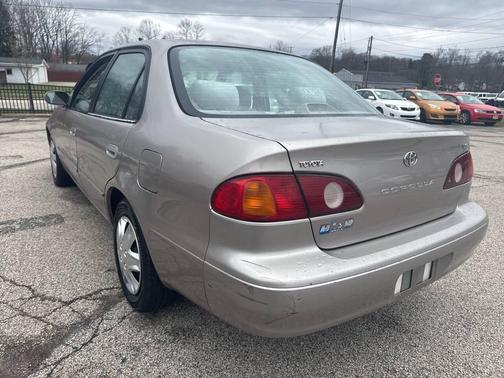 2001 Toyota Corolla LE