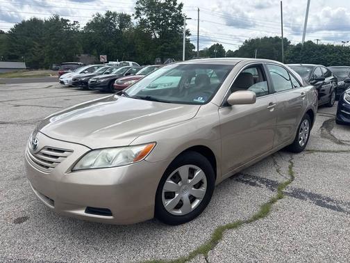 Gold 2009 Toyota Camry LE