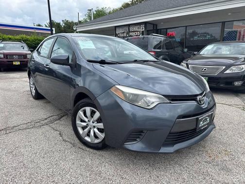 Gray 2015 Toyota Corolla LE