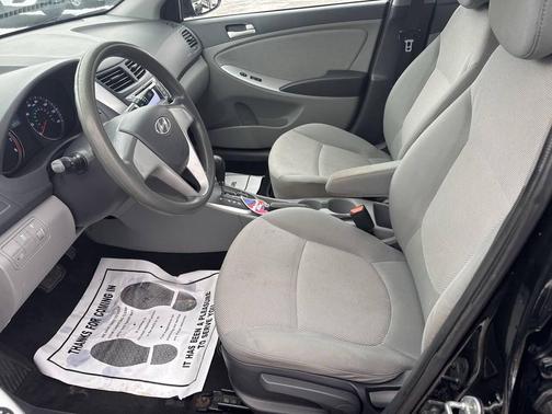 2014 Hyundai Accent SE