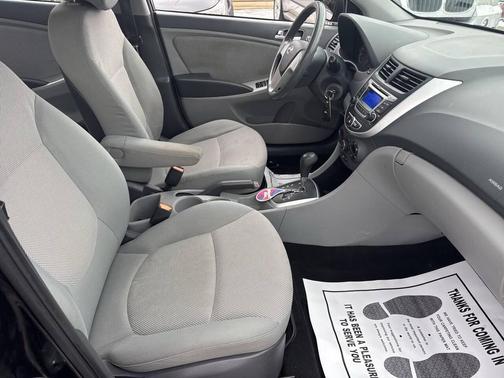 2014 Hyundai Accent SE