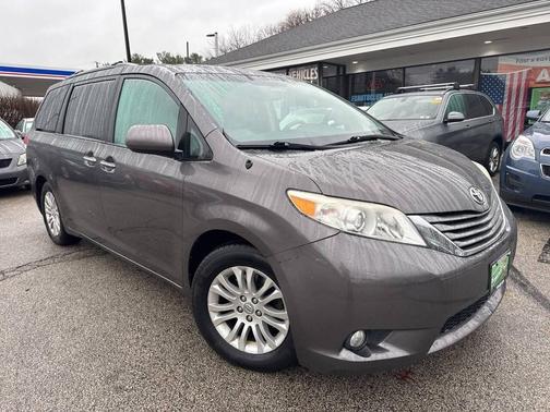 2012 Toyota Sienna XLE