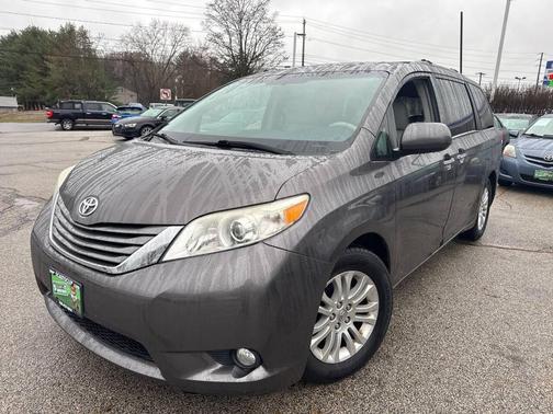 2012 Toyota Sienna XLE