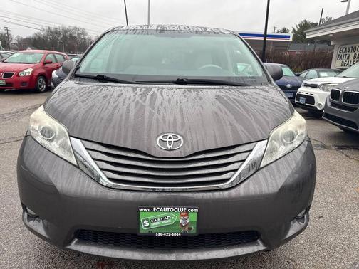 2012 Toyota Sienna XLE