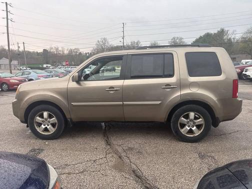 Gold 2009 Honda Pilot EX-L