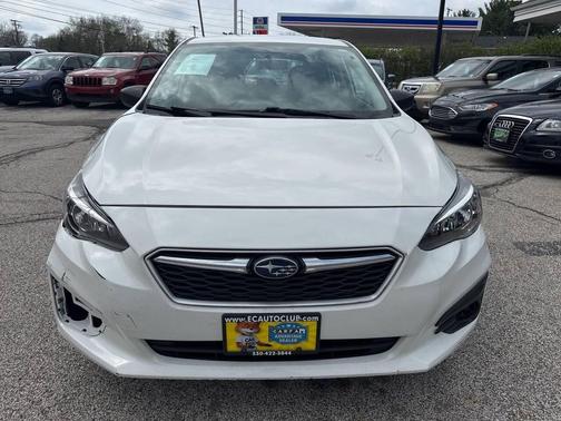 White 2017 Subaru Impreza 2.0i