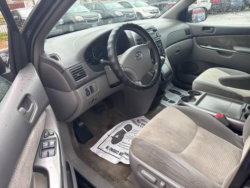 2008 Toyota Sienna LE