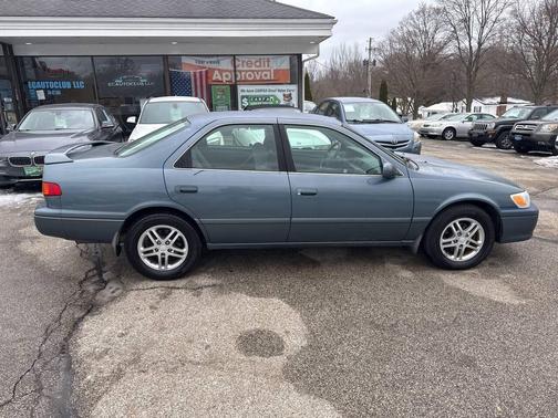 2001 Toyota Camry LE V6