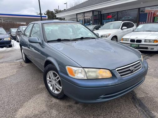 2001 Toyota Camry LE V6